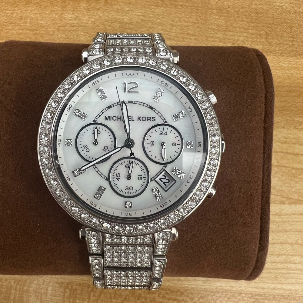 Michael Kors MK5572 Parker Women's Watch Silver Pave - Picture 10 of 15